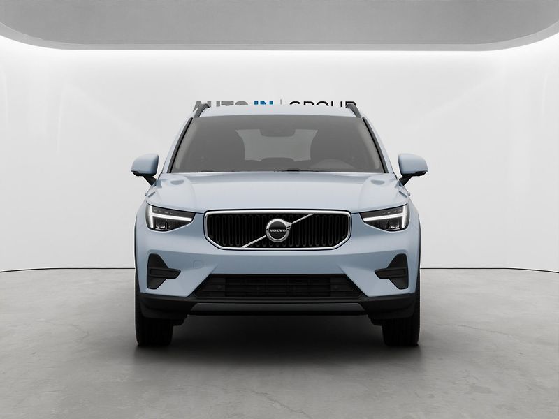 Volvo XC40 (2026) B3 Essential - fotka 2 z 11