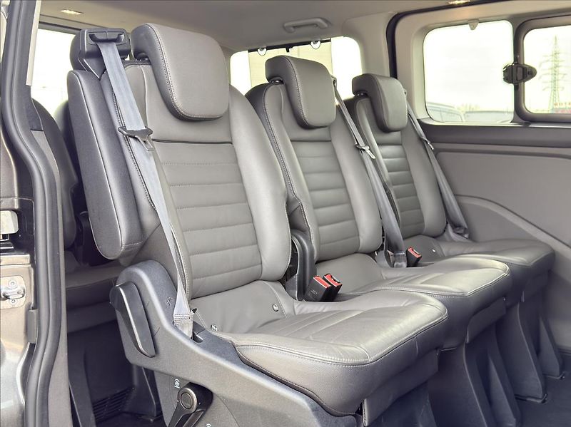 Ford Tourneo Custom 2,0 EcoBlue 136kW TitaniumX L1 - fotka 14 z 22