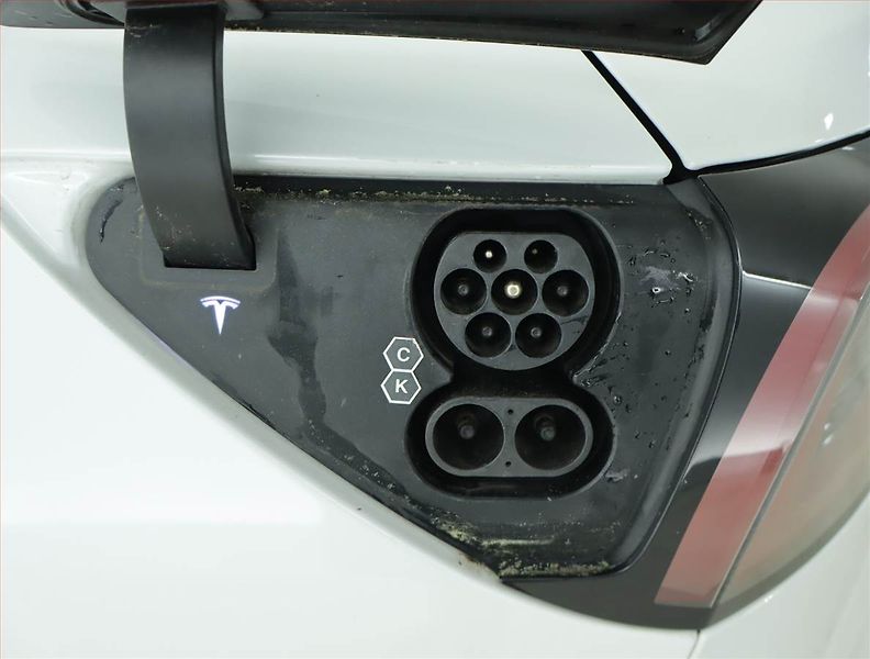 Tesla Model 3 (2022) Long Range 4WD 79kWh, SoH 90% - fotka 22 z 23