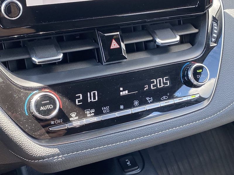 Toyota Corolla 2.0HSD, ČR-1m, ComTech, DPH - fotka 23 z 30