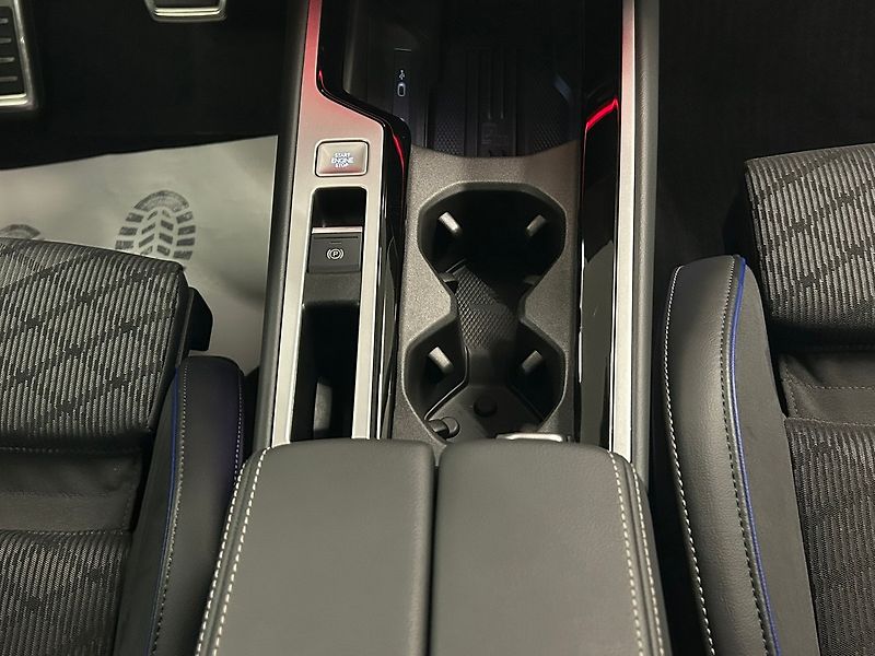 Volkswagen Passat (2025) R-Line Black 142kW DSG 4WD | Z - fotka 39 z 65