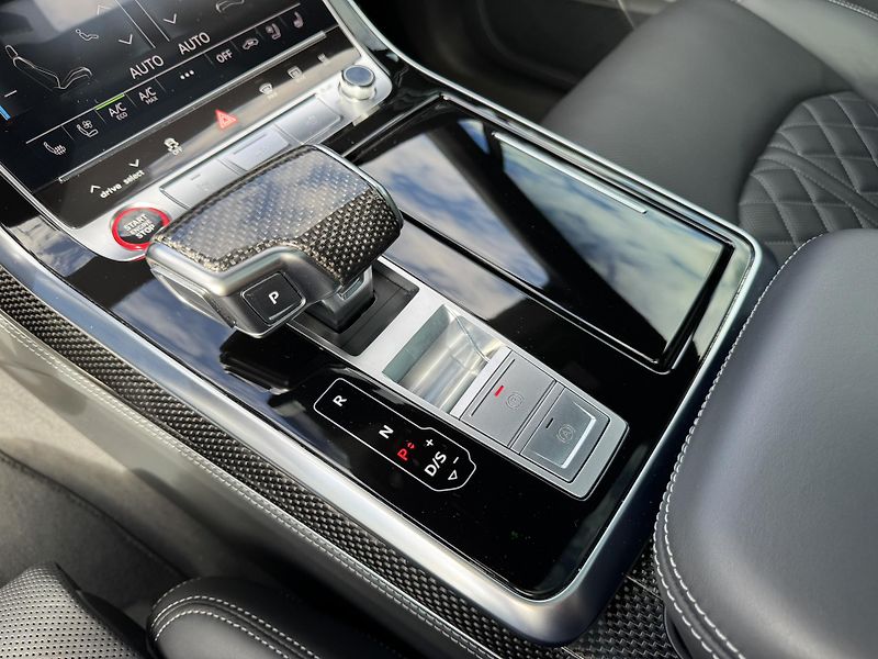 Audi SQ7 SQ7,373kw,7míst,ČR-1.maj. - fotka 38 z 51