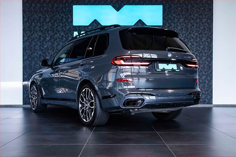 BMW X7 (2023) xDrive40i - fotka 4 z 24