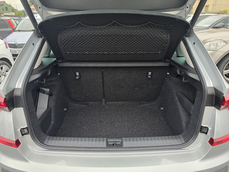 Škoda Kamiq 1.5 TSI DSG First Edition Matr - fotka 6 z 14