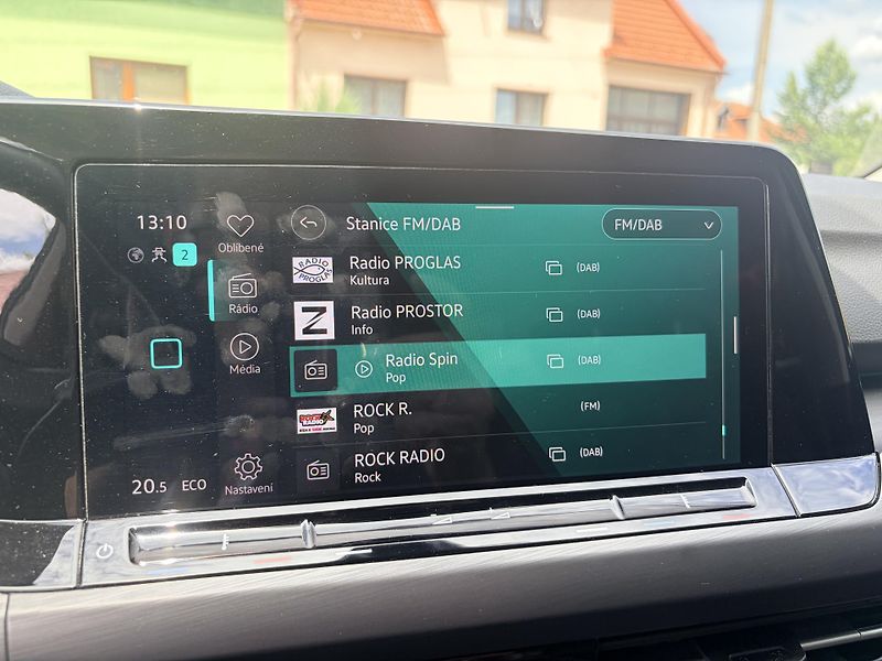 Volkswagen Golf 1.4TSI HYBRID VIRTUAL LED - fotka 25 z 50