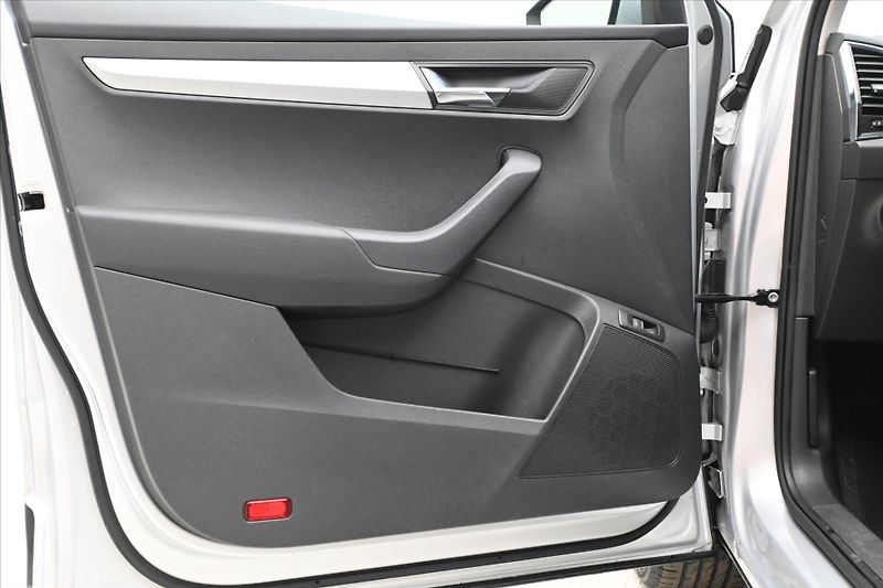 Škoda Karoq 2,0 TDI 85kW DSG VIRTUAL EL.KU - fotka 24 z 31