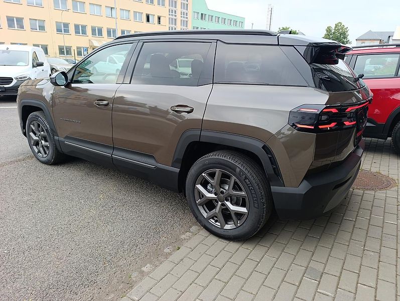 Jeep Compass (2026) First Edition e-Hybrid 145k - fotka 10 z 30