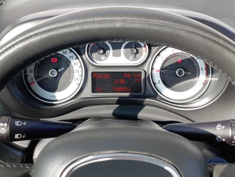 Fiat 500L 1.6JTD 77kW LIVING ČR - fotka 20 z 30