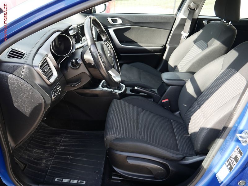 Kia Ceed (2019) 1.6 CRDi, ČR, AC, temp - fotka 9 z 17