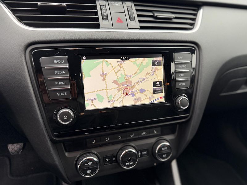 Škoda Octavia 2.0 TDi, 110kw, manuál - fotka 11 z 13