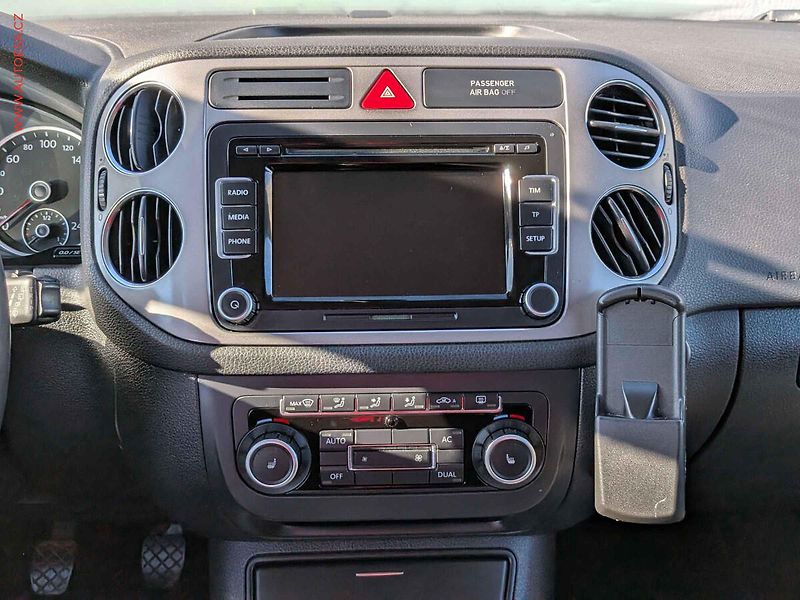 Volkswagen Tiguan (2010) 1.4TSi, AC, výhřev sed. - fotka 11 z 15