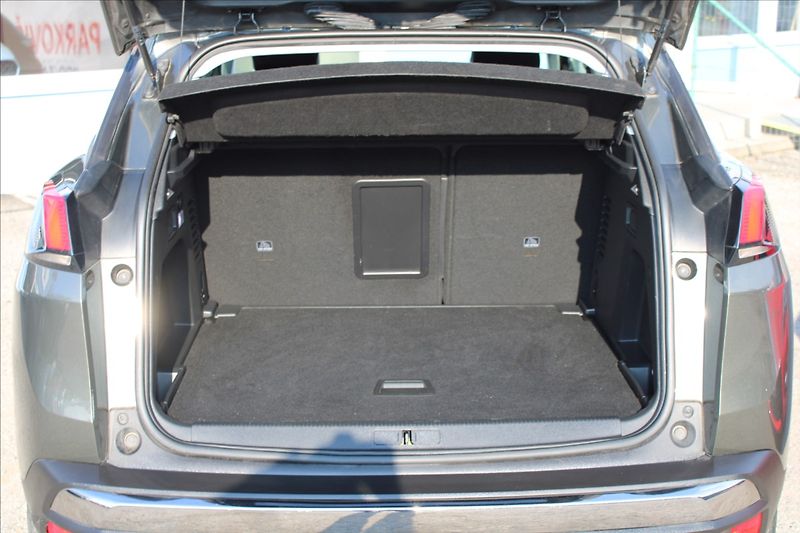 Peugeot 3008 1,2 i 96kW  1.MAJ,ČR,ALLURE - fotka 26 z 35