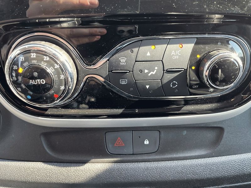 Renault Trafic (2018) 1.6 dCi,SpaceClass,7Míst,107kW - fotka 22 z 47