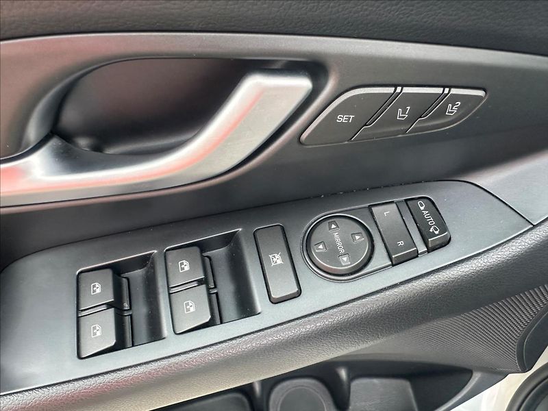 Hyundai i30 1,4 17 FB 1,4 T-GDI DCT STYLE - fotka 13 z 27