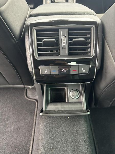 Škoda Superb (2023) - fotka 19 z 23