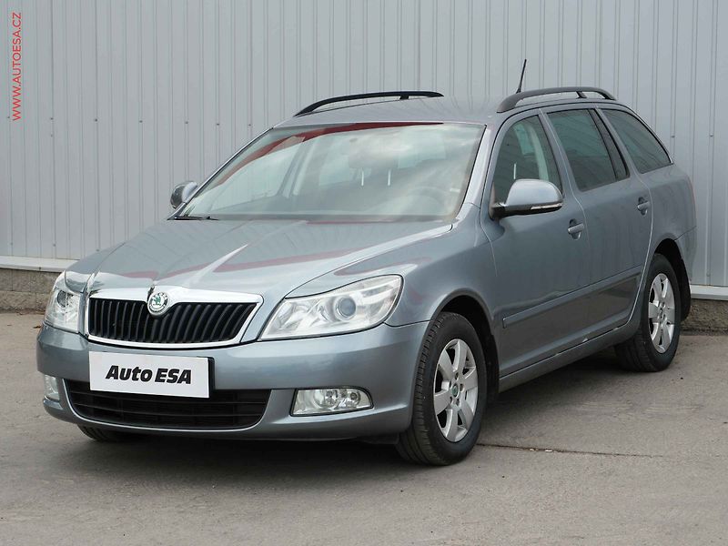Škoda Octavia (2012) 1.4TSi, 1.maj,ČR, STK7/28 - fotka 3 z 15