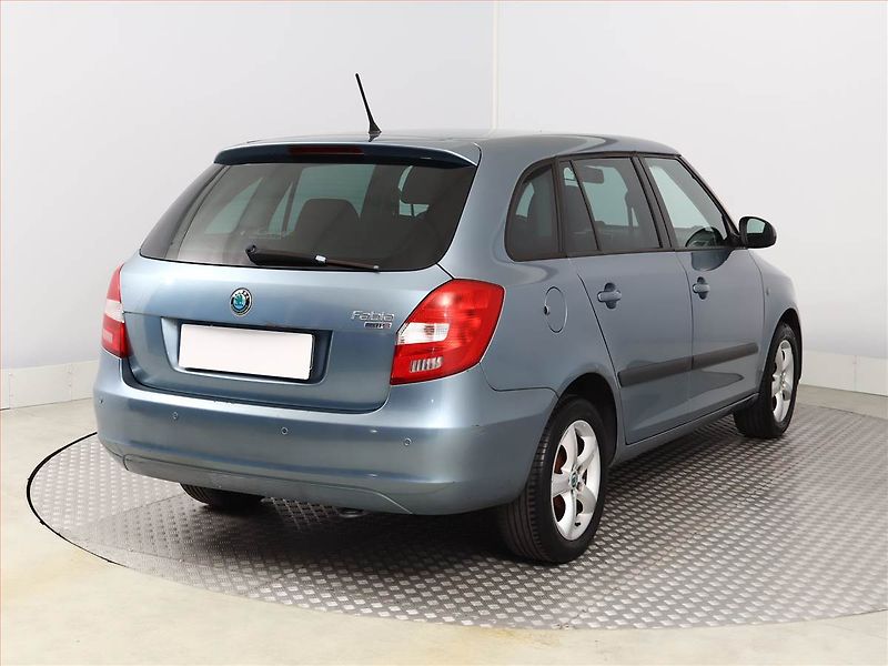 Škoda Fabia (2009) Ambiente 1.2 12V, po STK - fotka 5 z 11