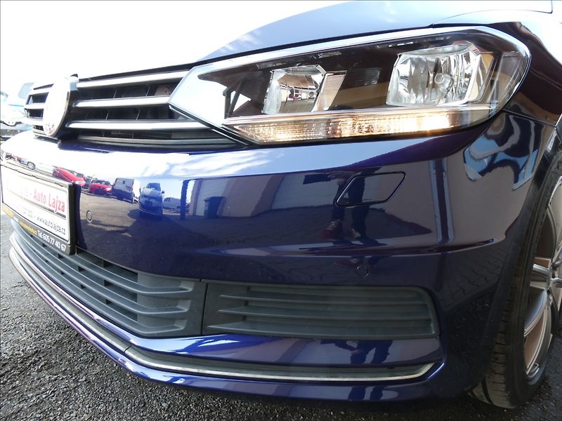 Volkswagen Touran 1,2 TSi 81kW 7.míst, NAVI - fotka 4 z 39