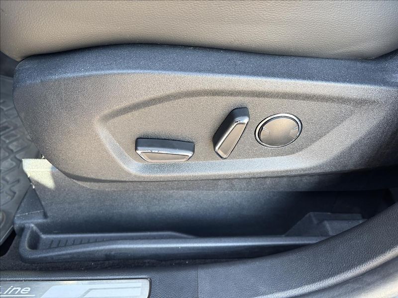 Ford S-MAX 2,5 HEV ST-Line 140kW - fotka 30 z 55
