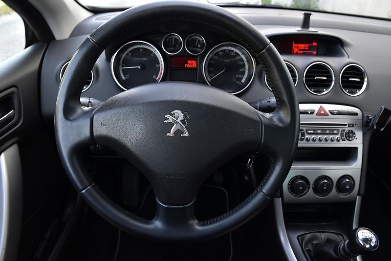 Peugeot 308 CC 1.6 HDi 6st,KLIMA,TEMP,ALU - fotka 17 z 41