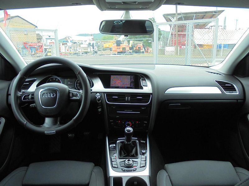 Audi A4 (2012) 1.8 TFSI- NAVIGACE- ALU KOLA - fotka 10 z 12