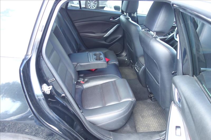 Mazda 6 2,2 D 129KW, SERV.KN., REVO. - fotka 15 z 39