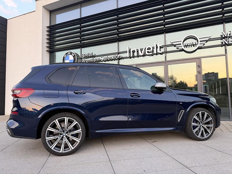 BMW X5 (2019) BMW / X5 / M50i xDrive / FULL - fotka 8 z 25