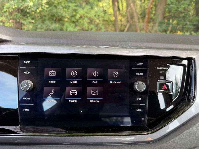 Volkswagen Polo (2019) 1.0 TSI / 70 kW  - fotka 14 z 19