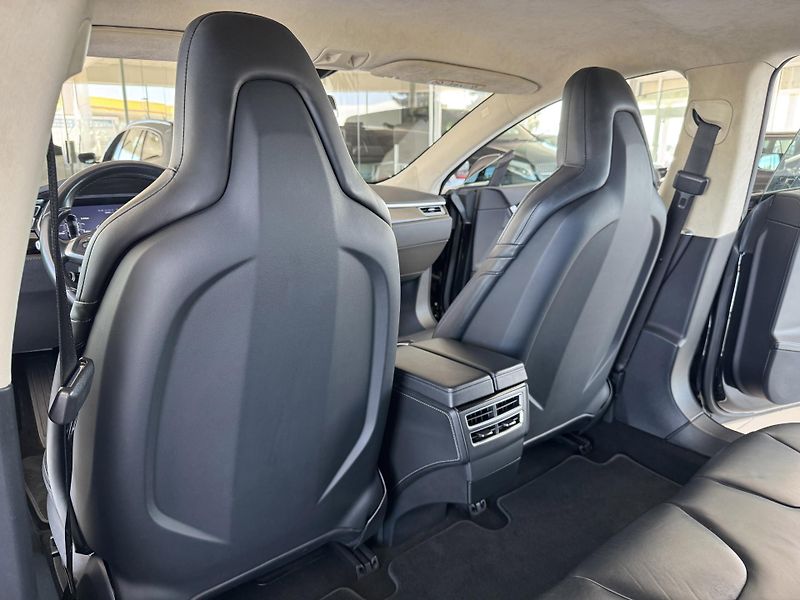 Tesla Model S 90D AWD*CCS*Vzduch - fotka 15 z 31