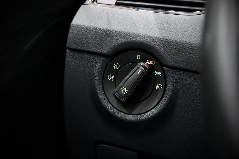 Škoda Octavia 3 FL Combi 1.5 TSI 110 kW - fotka 19 z 35