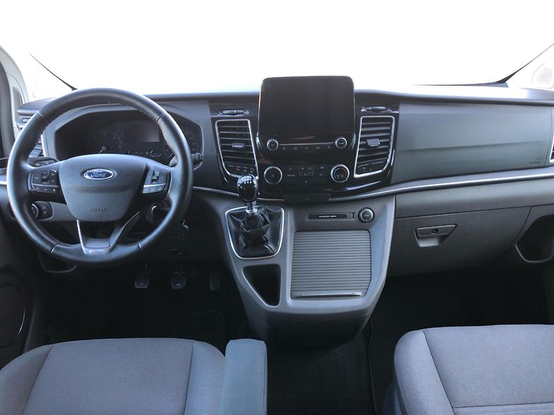 Ford Tourneo Custom 2.0 TDCi  8 Míst - fotka 5 z 26