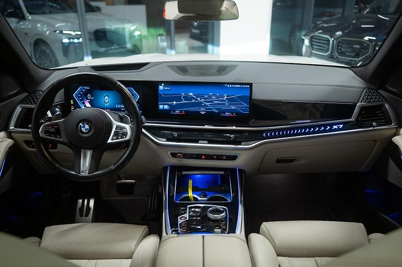 BMW X7 (2023) 40D 250KW M-SPORT MASÁŽE TAŽNÉ - fotka 23 z 49