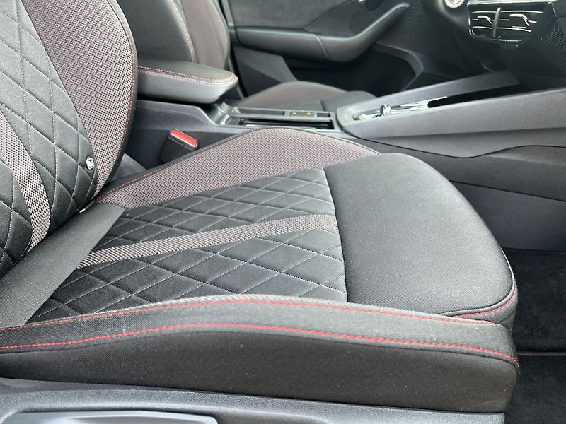 Škoda Octavia RS 2.0TDi 147kw 4x4 DSG LED - fotka 42 z 53