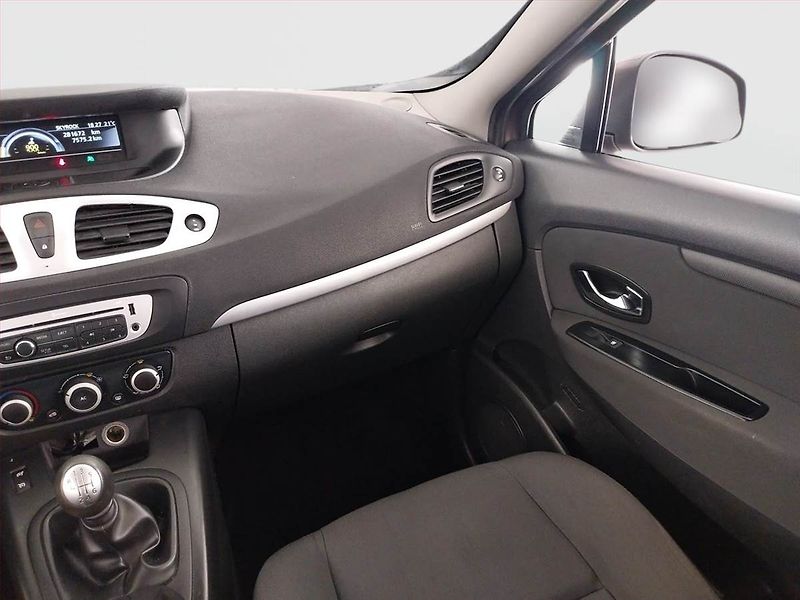 Renault Scénic (2012) 1.5 dCi, po STK, Tažné - fotka 8 z 18