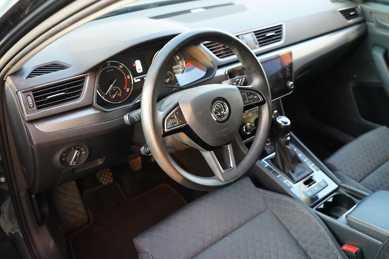 Škoda Superb - fotka 6 z 6