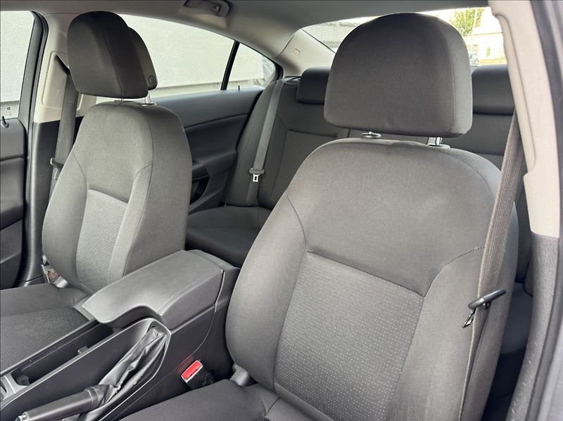 Opel Insignia 1,6 i 85kW tažné KLIMA ALU - fotka 22 z 50