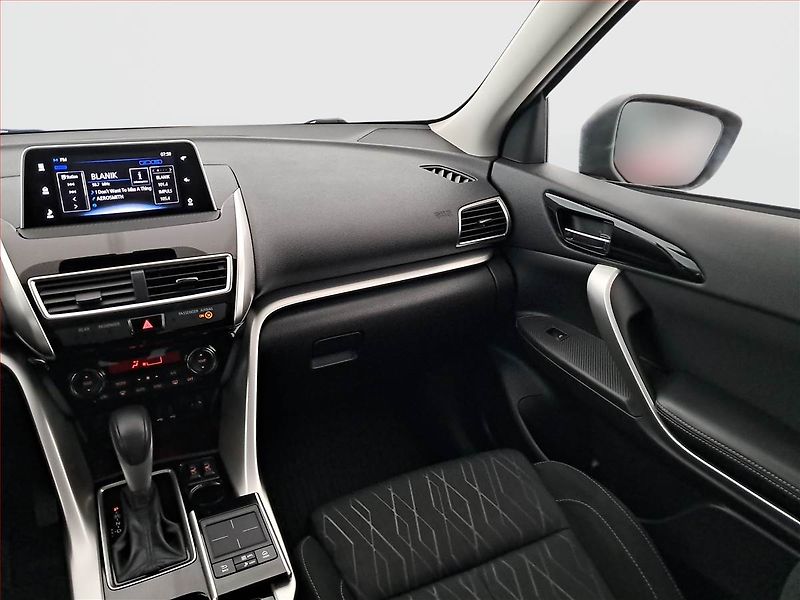 Mitsubishi Eclipse Cross (2020) 1.5 T-MIVEC - fotka 8 z 19
