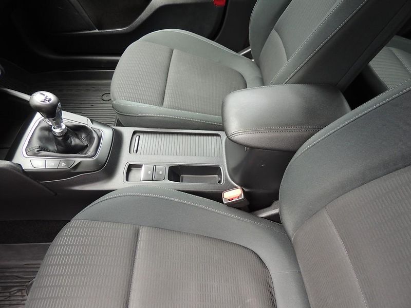 Ford Focus (2019) Combi 1.0i,92kw,ČR,1.majitel - fotka 32 z 49
