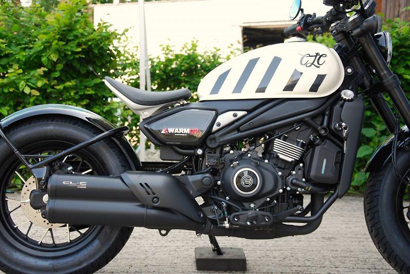CFMOTO (2026) 450CL-C Bobber WHITE - fotka 14 z 25
