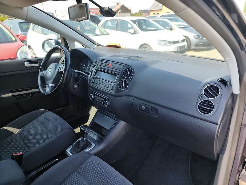 Volkswagen Golf Plus (2010) - fotka 31 z 32