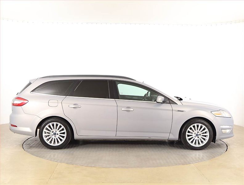 Ford Mondeo (2013) 1.6 TDCi, Navi, Tempomat - fotka 6 z 17