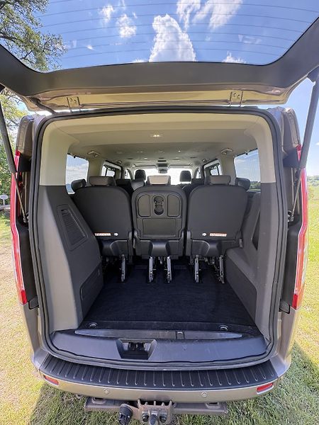 Ford Tourneo Custom (2021) 2,0 EcoBlue  - fotka 6 z 23