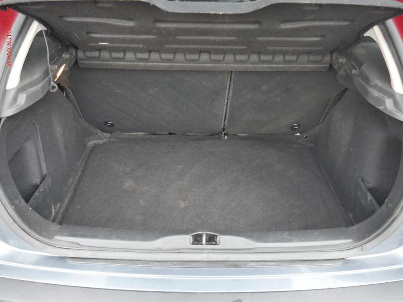 Citroën C4 (2005) 1.4 16V, ČR, AC, temp - fotka 7 z 17