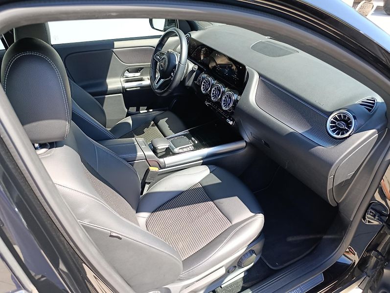 Mercedes-Benz EQA 250+ ČR DPH - fotka 20 z 34