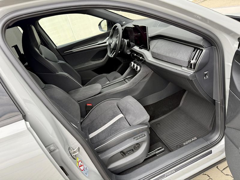 Škoda Kodiaq (2024) SPORTLINE 2.0 TDI DSG - fotka 13 z 16