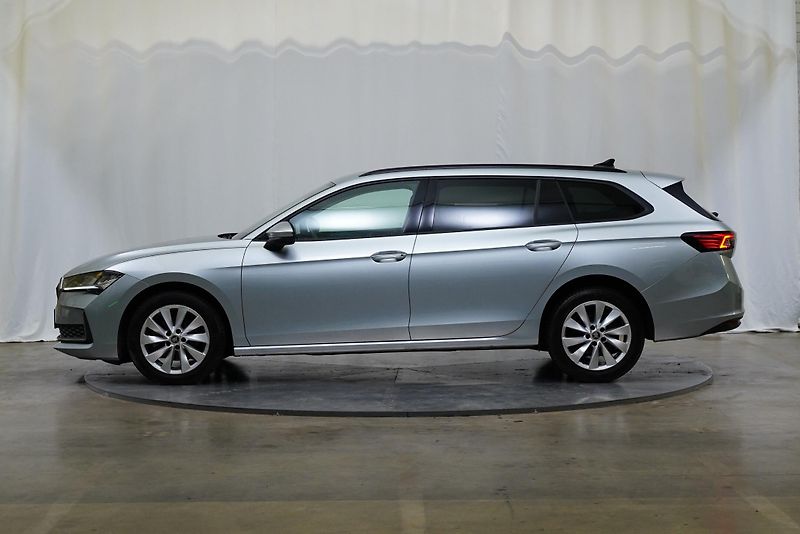 Škoda Superb - fotka 3 z 27