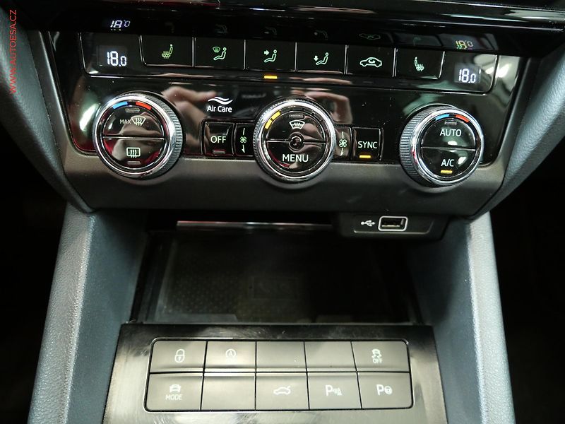 Škoda Octavia (2018) 2.0TDI 4x4, Style, DSG, LED - fotka 21 z 22