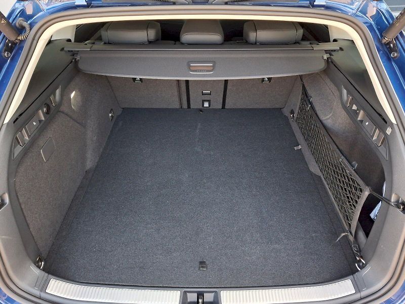 Škoda Superb (2025) Combi iV L&K DSG 1,5TSi 150kW - fotka 8 z 35