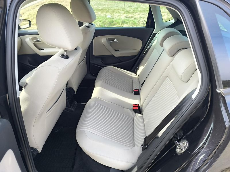 Volkswagen Polo (2011) 1.6 TDI,PRVNÍ MAJITEL,SERVISKA - fotka 11 z 40