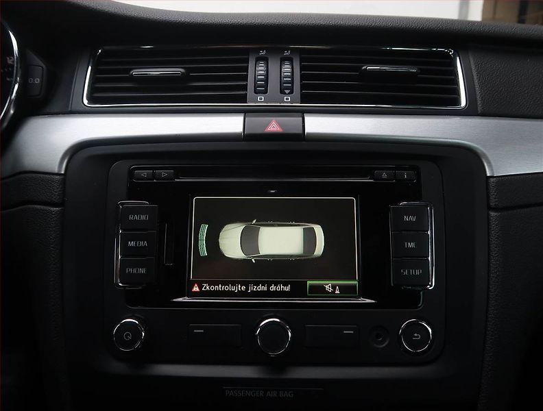 Suzuki Vitara (2019) Elegance 1.4 BoosterJet, 4X4 - fotka 17 z 22